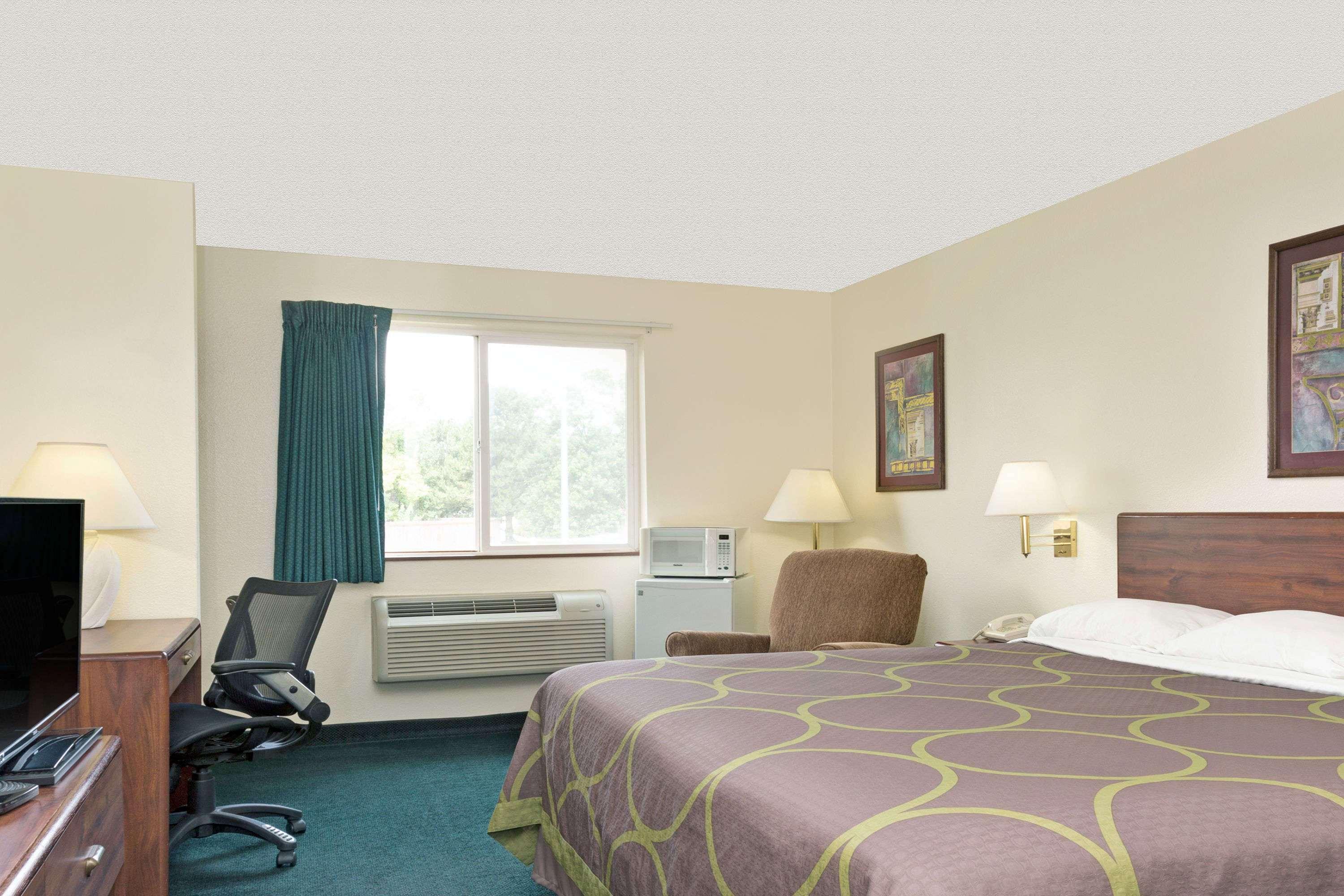Super 8 By Wyndham Windsor Hotel Kültér fotó